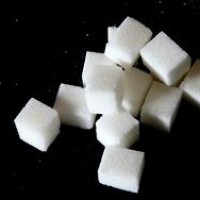 Ученые: потребление сахара нужно сократить вдвое