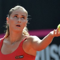 Панова проиграла Винчи во втором раунде теннисного турнира в Стамбуле