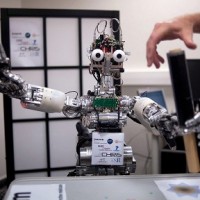 Ученые смогли сделать роботов более человечными