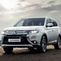 Mitsubishi снизила цены на обновленный Outlander