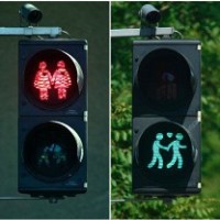 В Вене на переходах появились гей-светофоры