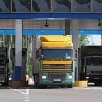Плату за проезд грузовиков могут снизить в 6 раз