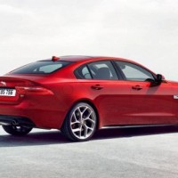 Jaguar назвал стоимость седана XE в России