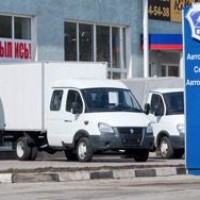 Продажи грузовиков в России упали вдвое