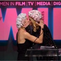 Николь Кидман и Наоми Уоттс поцеловались на сцене