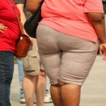 Женщины набирают лишний вес из-за тяжелого детства