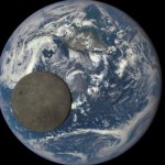 Опубликованы уникальные снимки Луны на фоне Земли