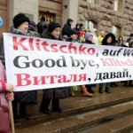 Митингующие в Киеве потребовали отставки Кличко