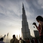 Общение с туристами в Дубае поручат робокопам
