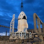 SpaceX провела испытания корабля Dragon с манекеном