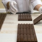 Ученые объяснили образование белого налета на шоколаде