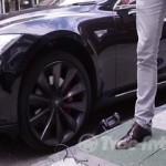 Tesla Model S можно заряжать с помощью ходьбы